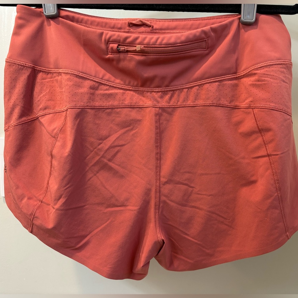 Athleta Coral Run With It 3.5” short